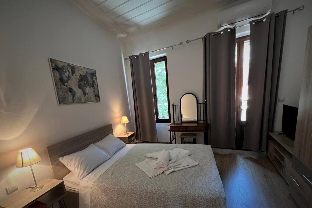 Villa Madame Parisienne Nafpaktos Exterior foto